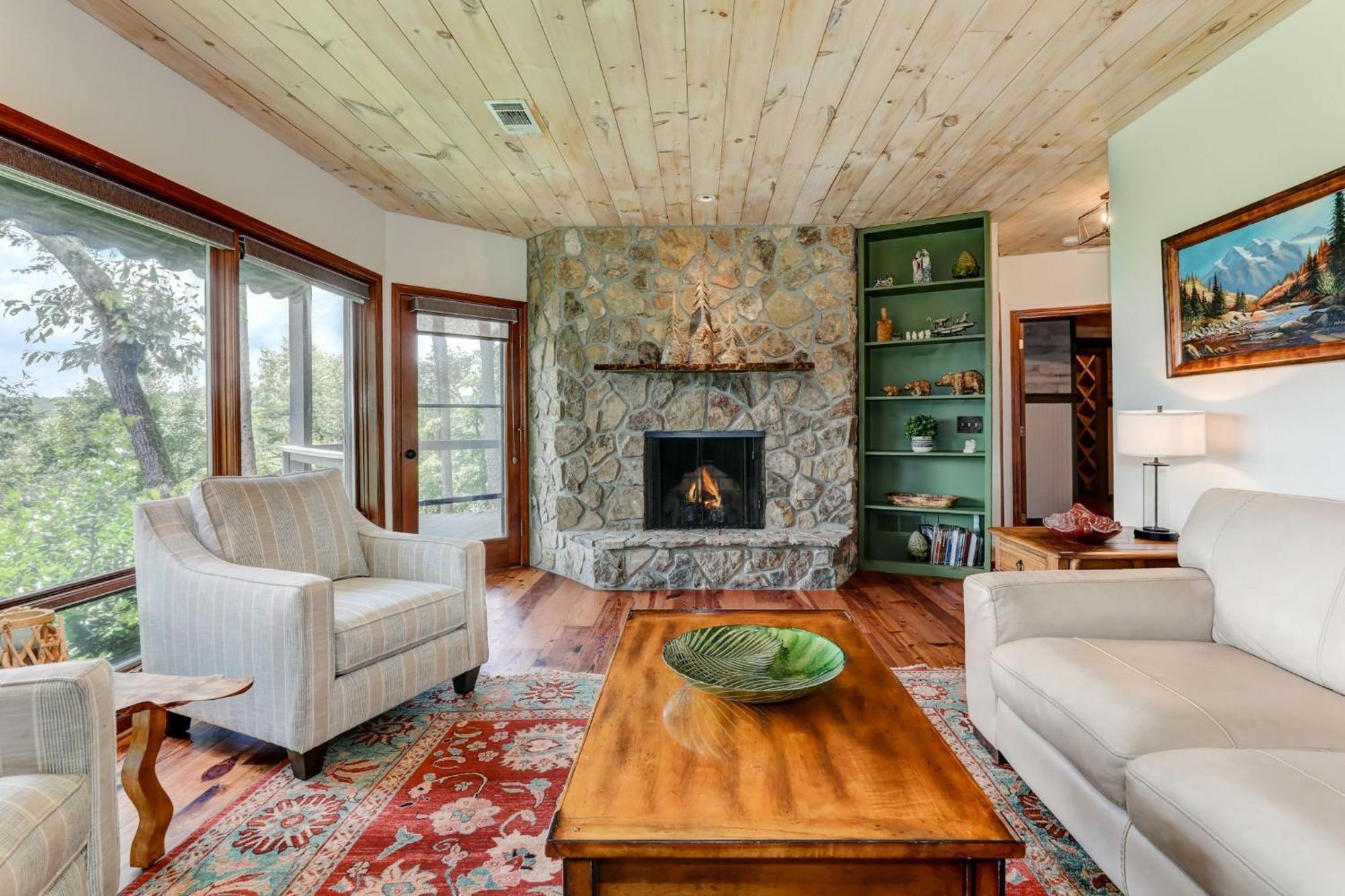 Falken Haus - Relax In Seclusion With Panoramic Lake Views Jasper Exteriér fotografie